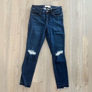 Garage High Waisted Skinny Jeans || Size 07 || Dark Wash with Distressed Knees